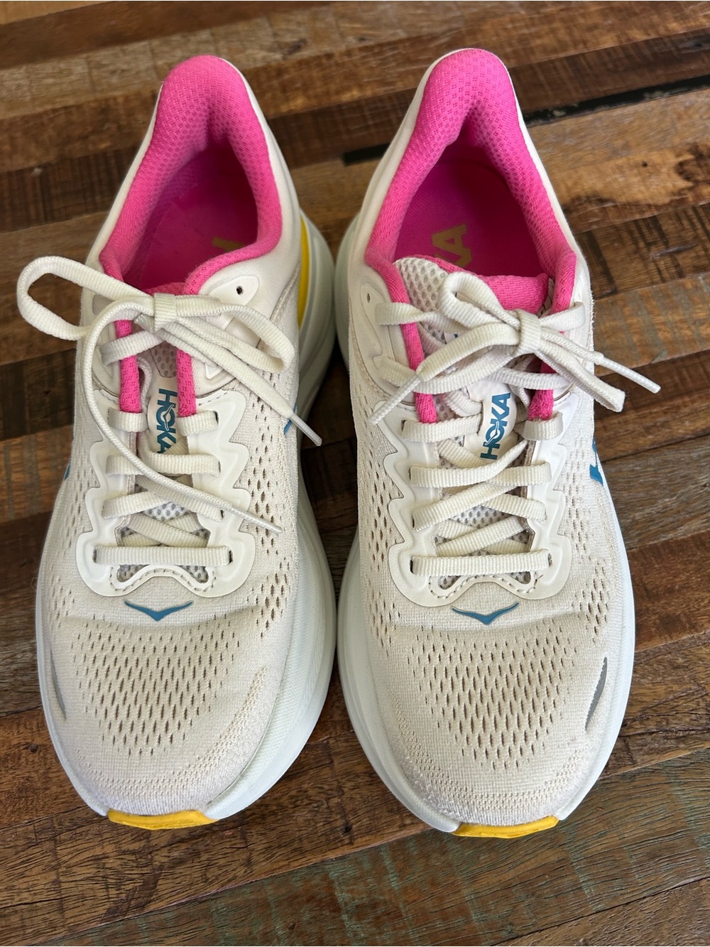 HOKA Women’s Bondi 9 Running Shoes. Alabaster/Birch. Style 1162012 ALBST. 7.5 - Picture 8 of 12